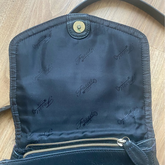 Fossil crossbody genuine leather flap bag - Picture 4 of 8